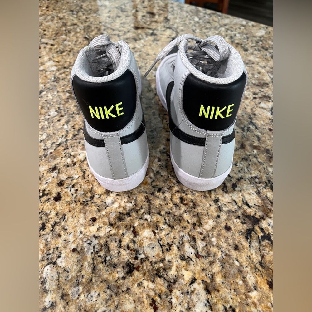Youth Nike Blazers Gray and Black High-Top Sneakers. NWOT. No box. - Picture 3 of 8